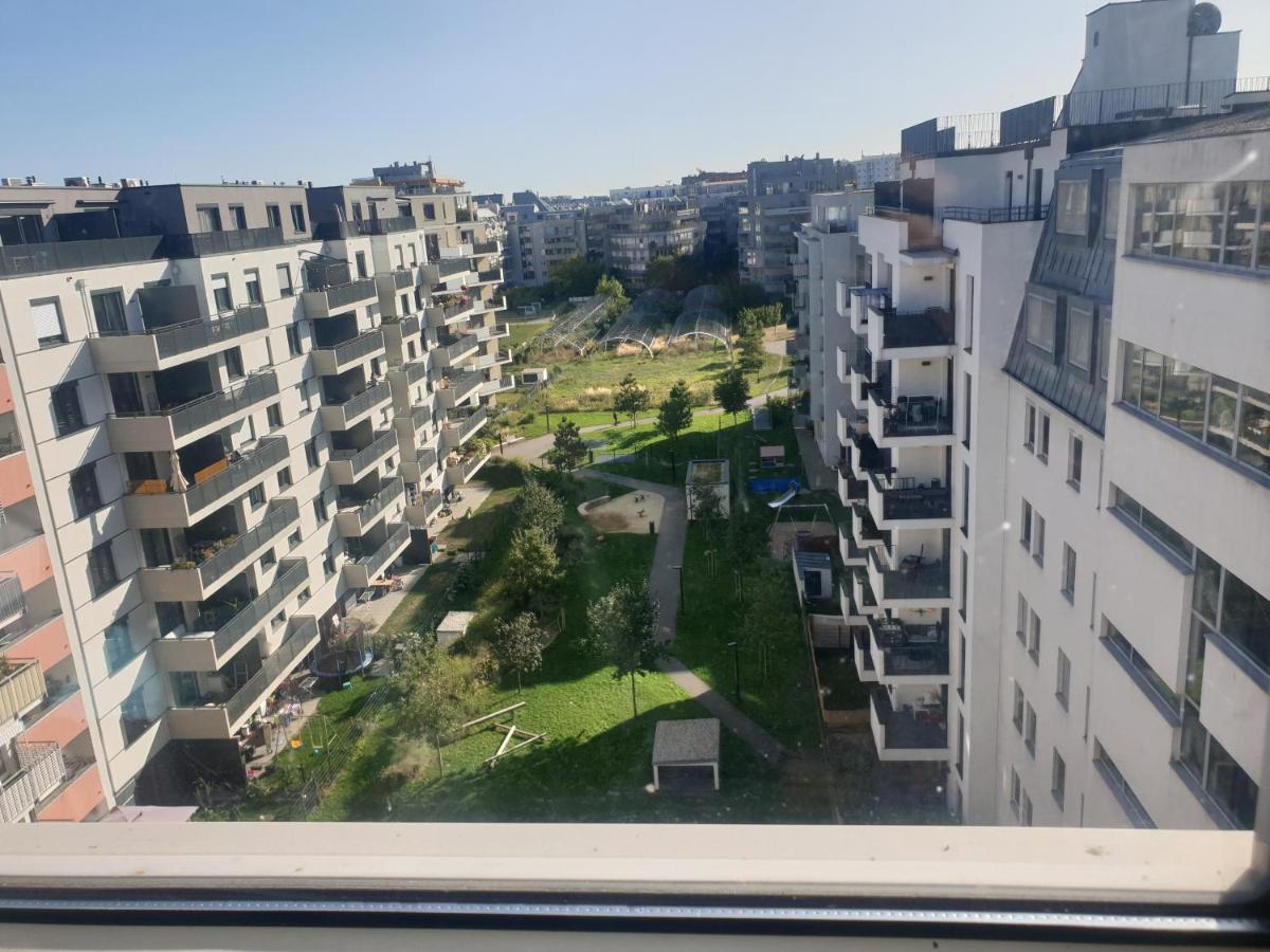 Cozy Bright Penthouse Close To U1 And U6 Metros Viena